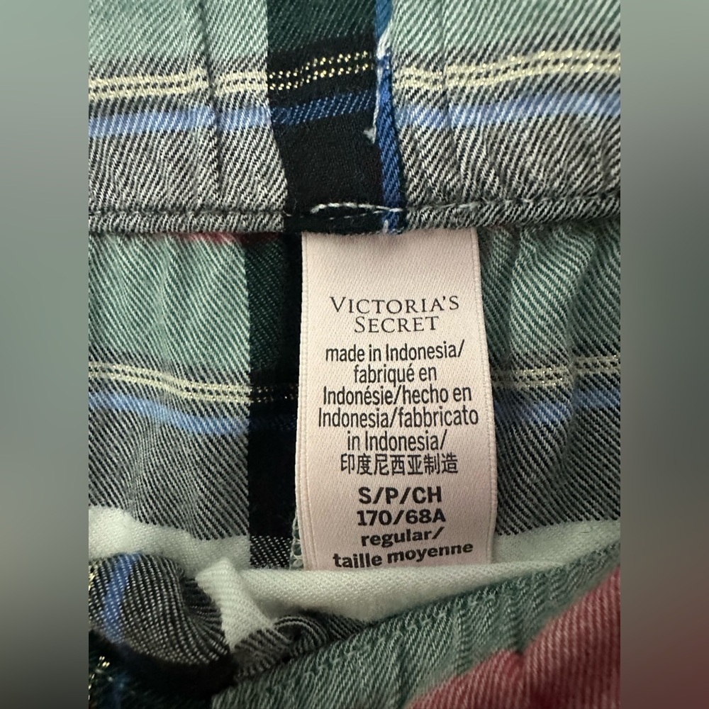 Victoria's Secret Flannel PJ Pajama Set White Red Green Plaid Size Small - Picture 16 of 16